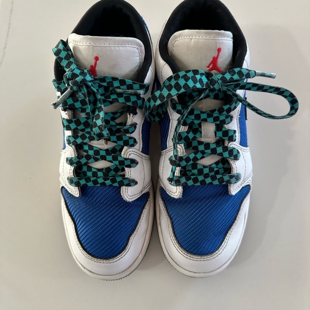 Nike Air Jordan 1 Low SE Big Kids' Shoes size 4.5 royal blue Jade